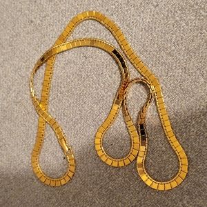 MONET: American Western antique jewelry: gold tone square modern 28" chain